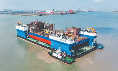 ：全球最大江海移动船坞完成出海运输任务